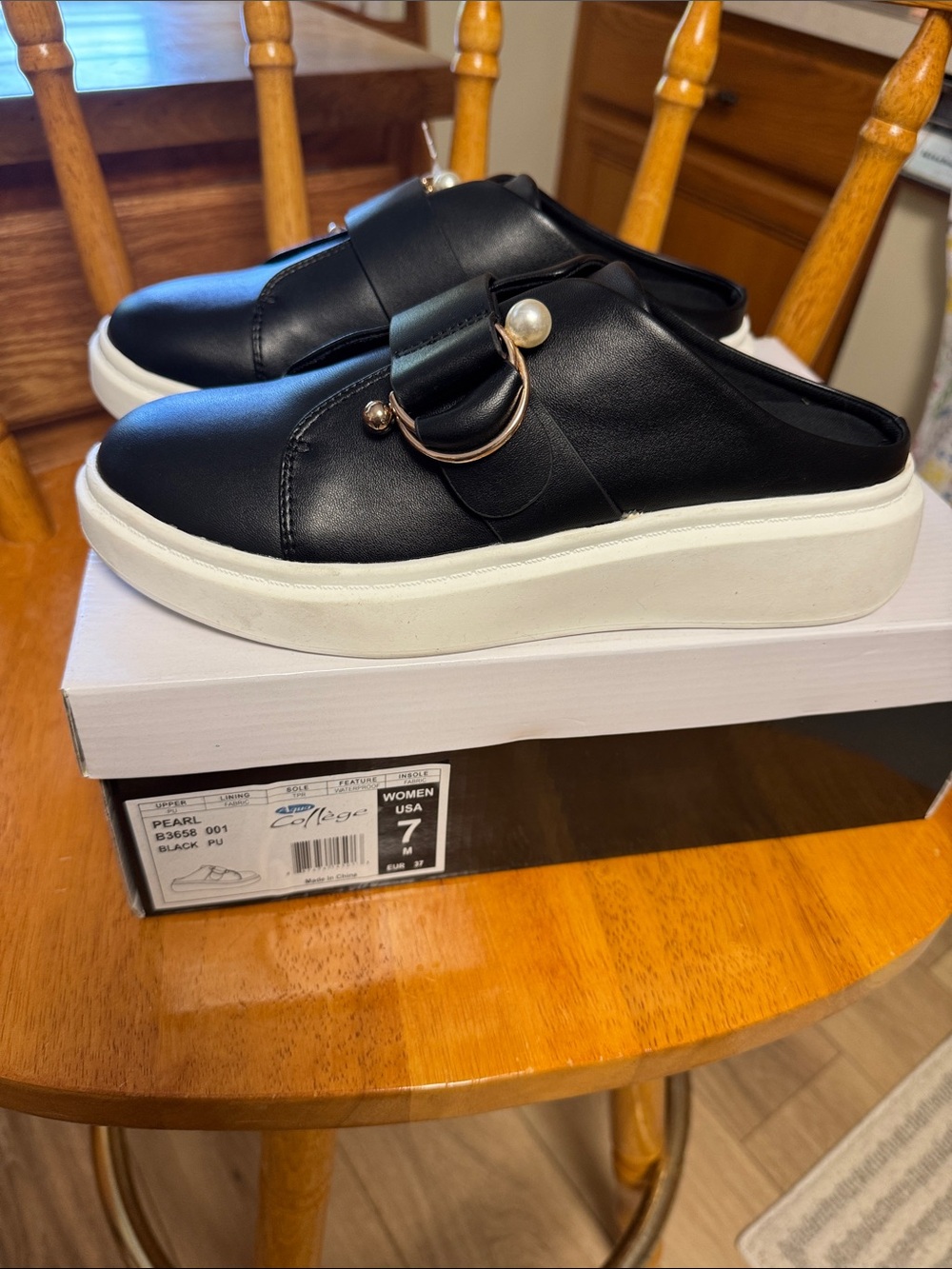 Aqua College NWB 7  Slip-On waterproof Platform Mule Pearl Accent